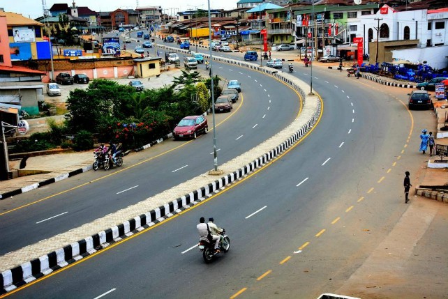 #OsunState
#Aregbesola
I was privileged to stay in Oshogbo for 8 days, and I enjoyed the road network executed by <a href="/raufaregbesola/">Rauf Aregbesola</a> tenure.
Very solid, futuristic investments for Osun dwellers.
Excellent things are borne from sacrifices. My kudos to <a href="/raufaregbesola/">Rauf Aregbesola</a> 
"Ọnà bàbá Ọna