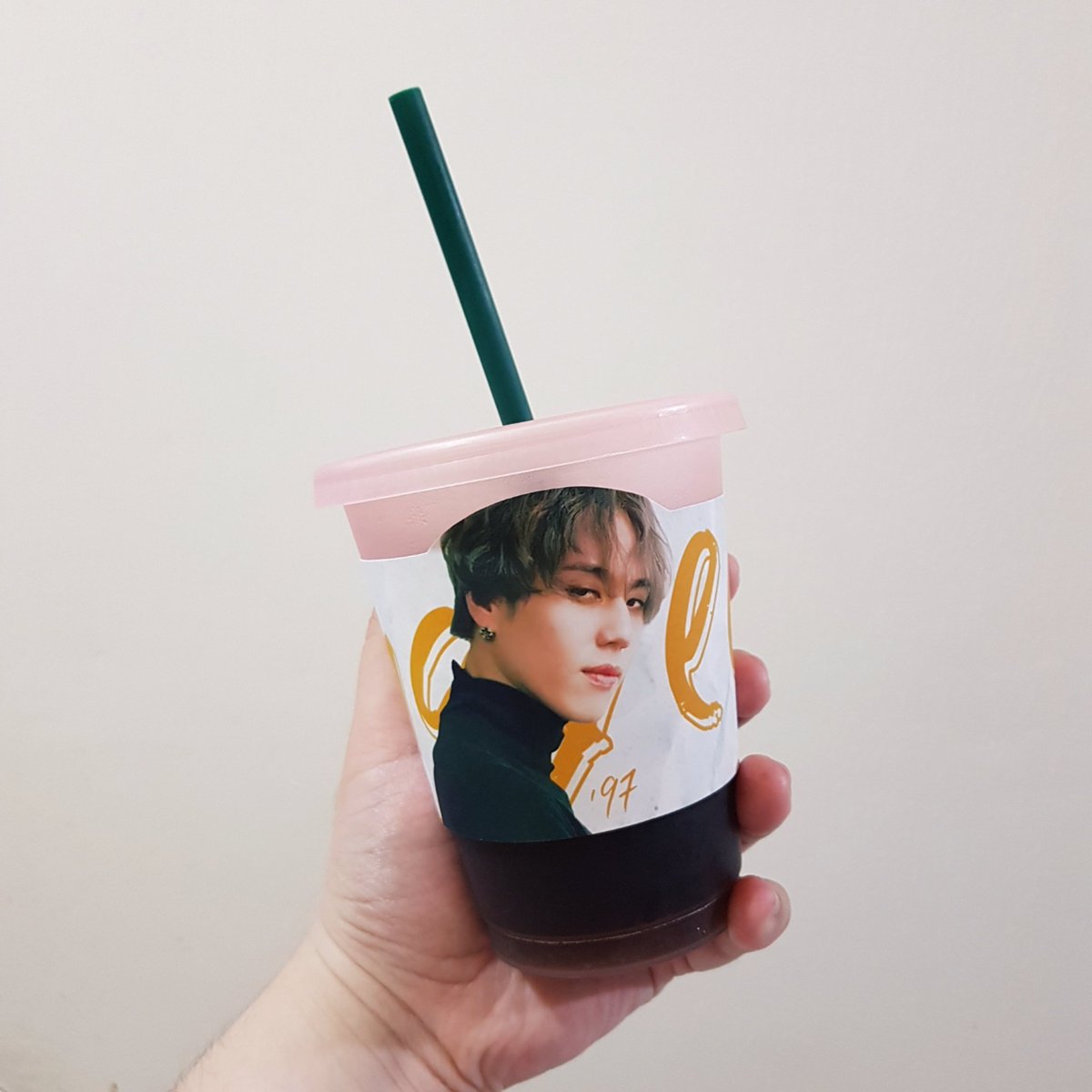defsseuns's tweet photo. YUGYEOM CUPSLEEVE FROM @GOT7Cav 
so cute 🥺🥰💗

You can still order mga bes! Just check @GOT7Cav 's tweet 🥰 https://t.co/IgofSjinGD