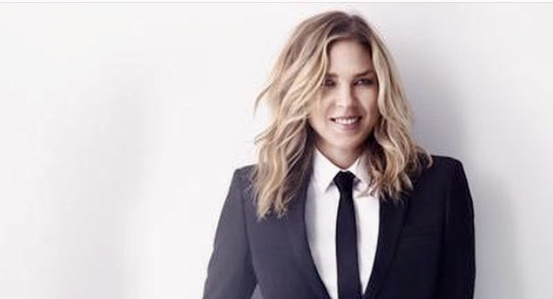 Happy Birthday, Diana Krall!
Singing in the rain
 