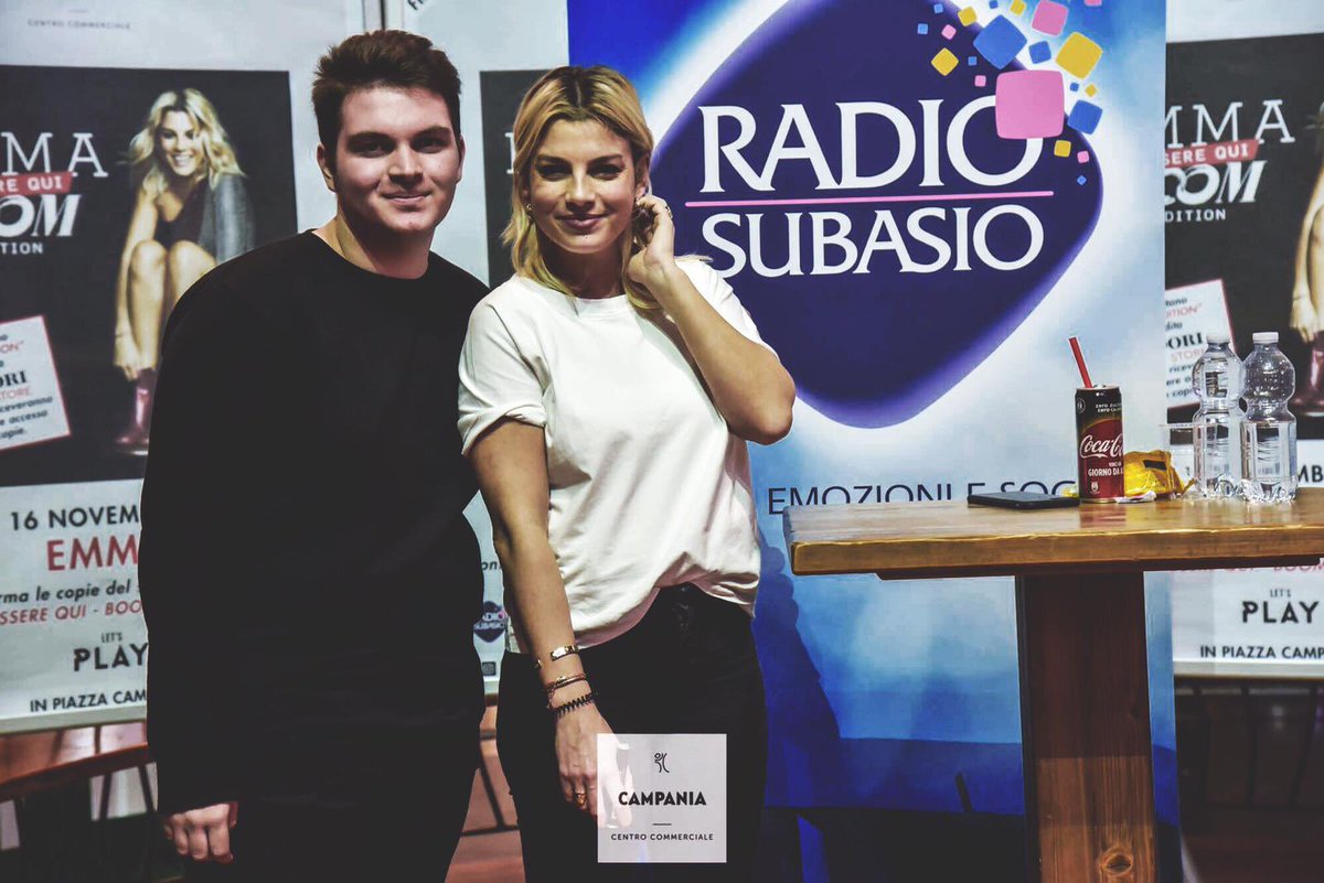 thisisdavide_'s tweet photo. 16.11.2018 ❤️🙏🏻 @MarroneEmma manchi tanto brown !! #esserequiboomedition #esserequi https://t.co/3yTQymNaHj