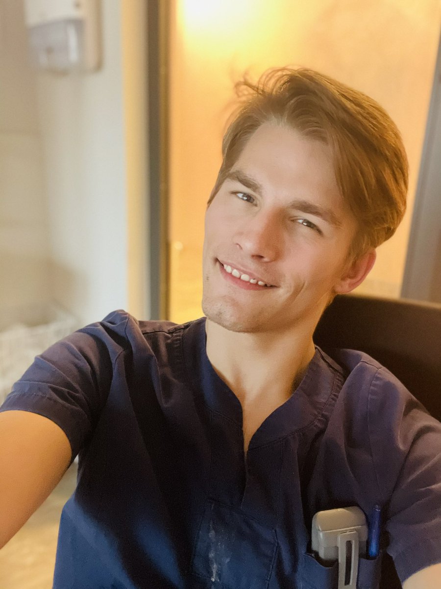 enricodelrey97's tweet photo. Ich liebe mein Job 
als Altenpflegefachkraft
und Landessozialreferent...

#altenpflege #selfie #joblover #lockdown #karantäne #urlaub https://t.co/v4RisyTVfa