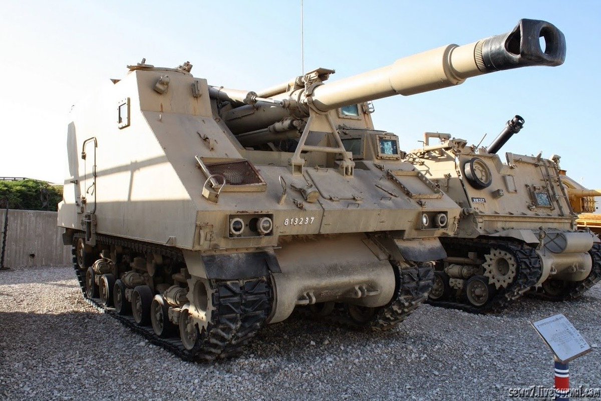 AFV oddity of the day, the IDF Ro'em (or L-33) self-propelled gun, a combination of surplus Sherman hulls with a new superstructure fitted with a Soltam L33 calbire M-68 155 mm gun. Around 200 were estimated to have been produced, though out of service now.  #AFVaDay