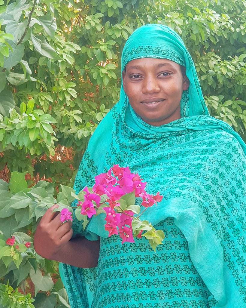 For Hama, a primary teacher in northern #Mali, what motivated her to become a teacher was "to share with her students all the knowledge she has acquired over the years so that they can, tomorrow, serve as role models for the future generations."