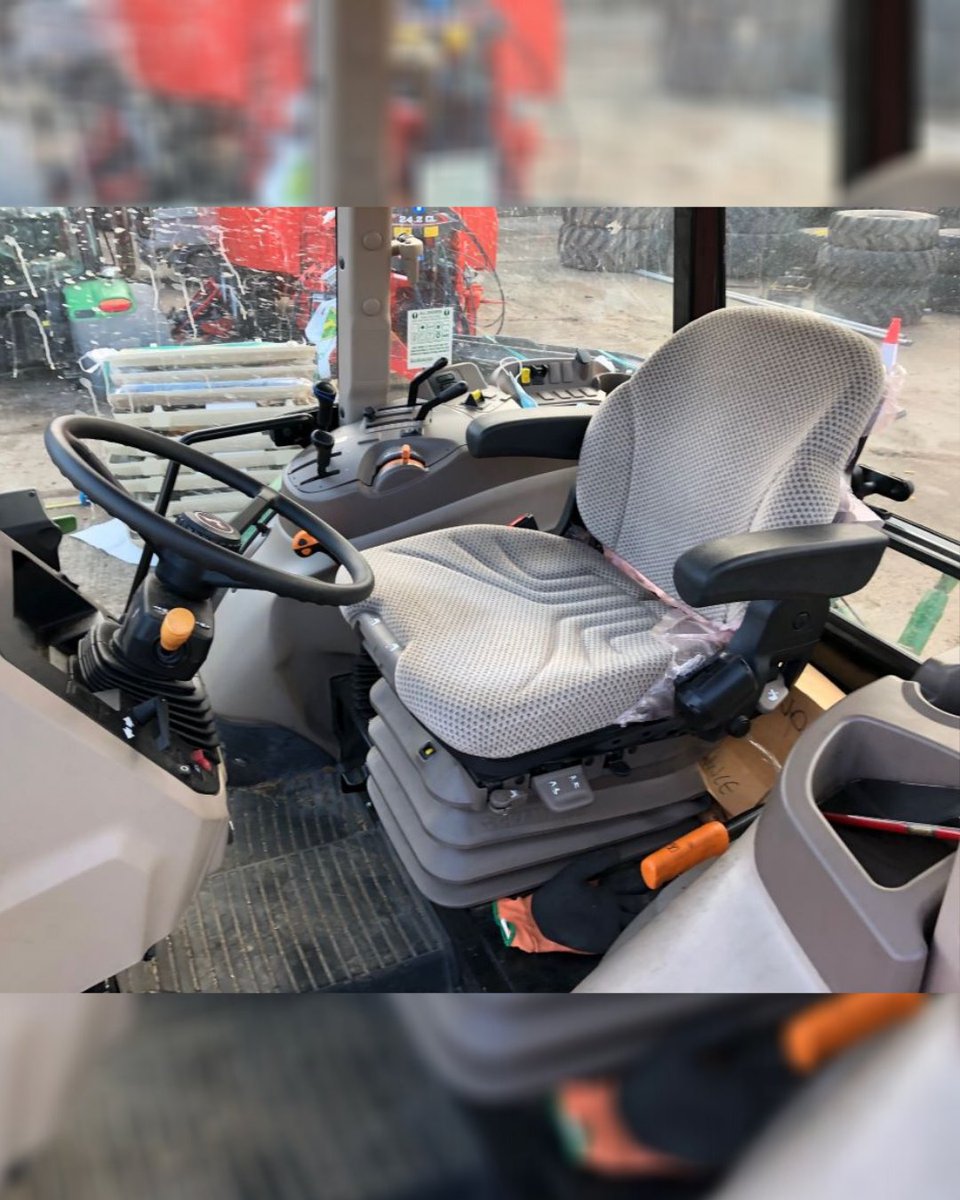 More John Deere new in this week! 💥

This used 5075E is now available on the GrassPlant site for under £30,000!

Interested? Tweet or DM us today!

You can find some more info here: grassplant.co.uk/advert/john-de…