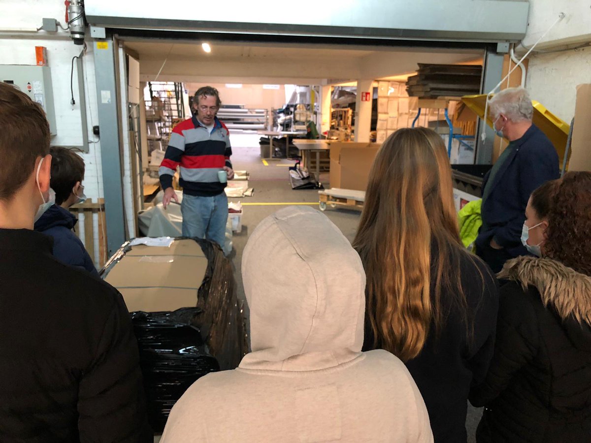 BedrijfenSamenl's tweet photo. Track the Talent bij Bootzeil.
De leerlingen van de praktijkschool De Schakel gingen deze keer ontdekken wat Bootzeil aan werkzaamheden in huis heeft. De leerlingen mochten daarna zelf aan de slag.
Dat is natuurlijk het allerleukste, zelf ervaren hoe dat is!
 #haarlem https://t.co/PQNiQQMfAq