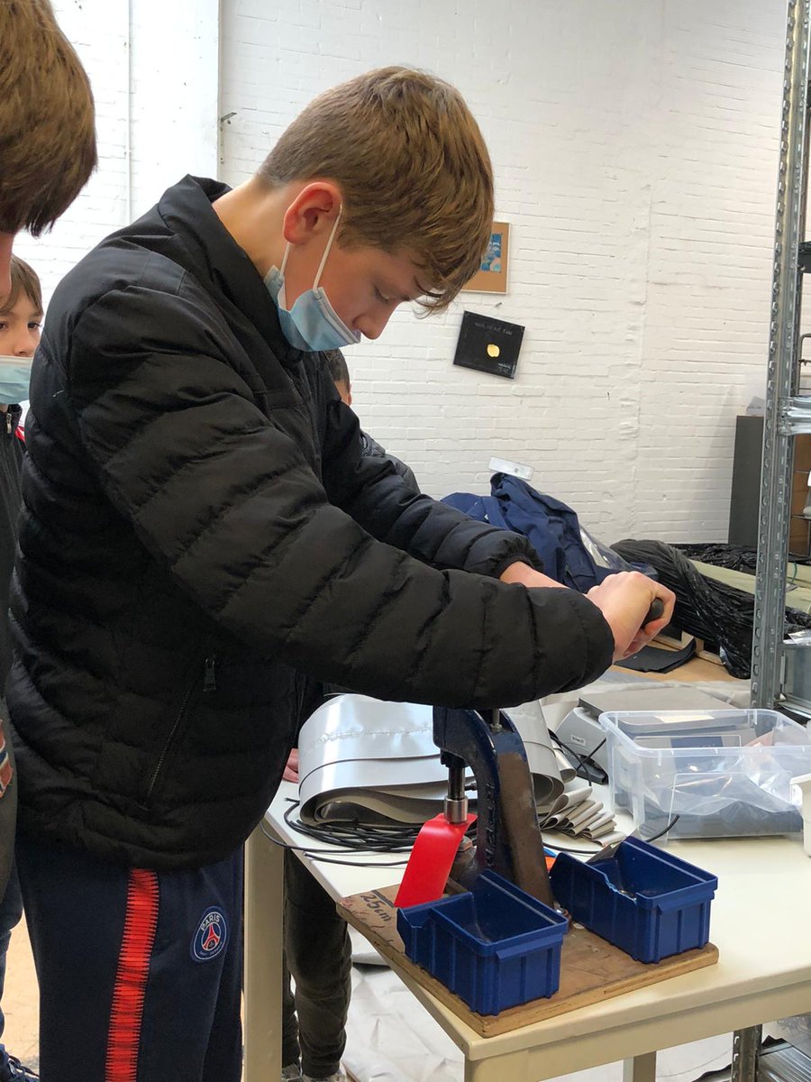 Track the Talent bij Bootzeil.
De leerlingen van de praktijkschool De Schakel gingen deze keer ontdekken wat Bootzeil aan werkzaamheden in huis heeft. De leerlingen mochten daarna zelf aan de slag.
Dat is natuurlijk het allerleukste, zelf ervaren hoe dat is!
 #haarlem