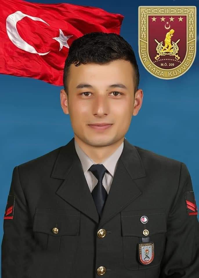 TulparAdana's tweet photo. Hakkâri'nin Çukurca İlçesinde çıkan çatışmada Osmaniye'nin Düziçi ilçe nüfusuna kayıtlı Uzman Çavuş Abdurrahman Topuksuz şehit olmuştur.🇹🇷
Rabbim şehadetini kabul buyursun mekanı cennet olsun. 
#tulparekibi https://t.co/MUbtVrLxPz