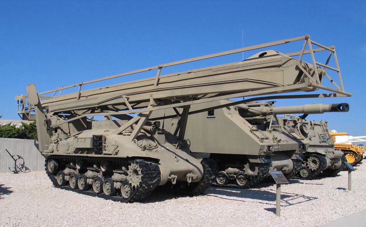 The Eyal Observation Post Vehicle carrying a 90 foot hydraulic bservation platform