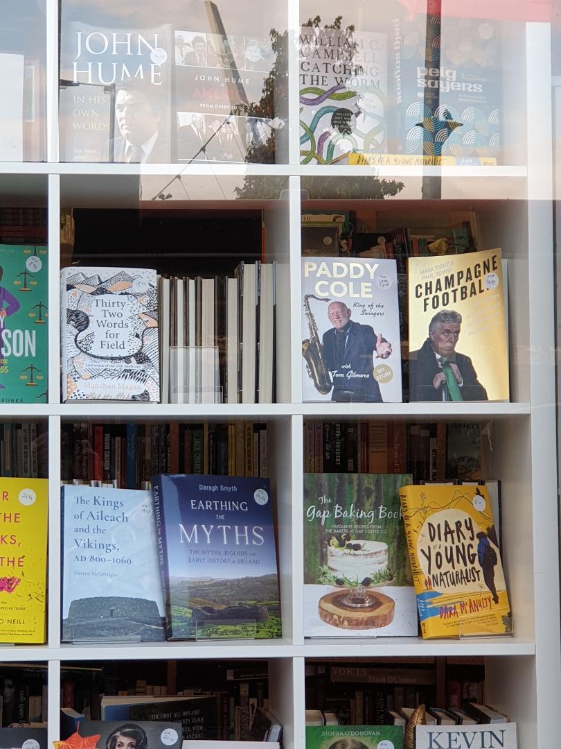 Our book in the window of Little Acorns Bookshop, Foyle street, Derry. Call in and start your Christmas shopping.
#gapcoffeeco #gapcoffeechallenge