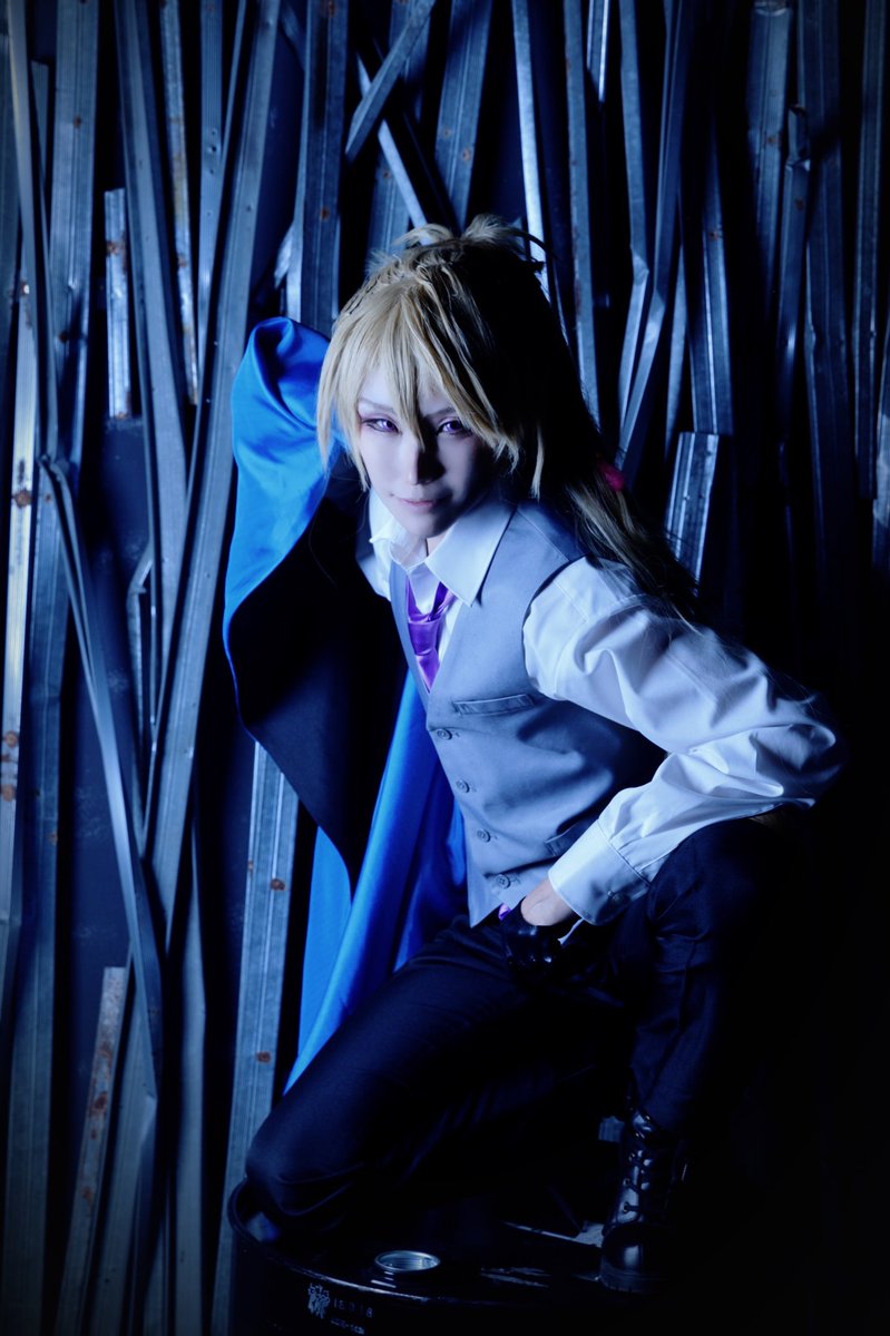 junotachi's tweet photo. 【Cosplay】刀剣/小竜
⚠️装備・ジャケットオフ⚠️
※縦写真
夜陰に乗じ
―――
photograph:@lieutenantA
#junonalbum
#ユノン帖 https://t.co/76Abbndp4d
