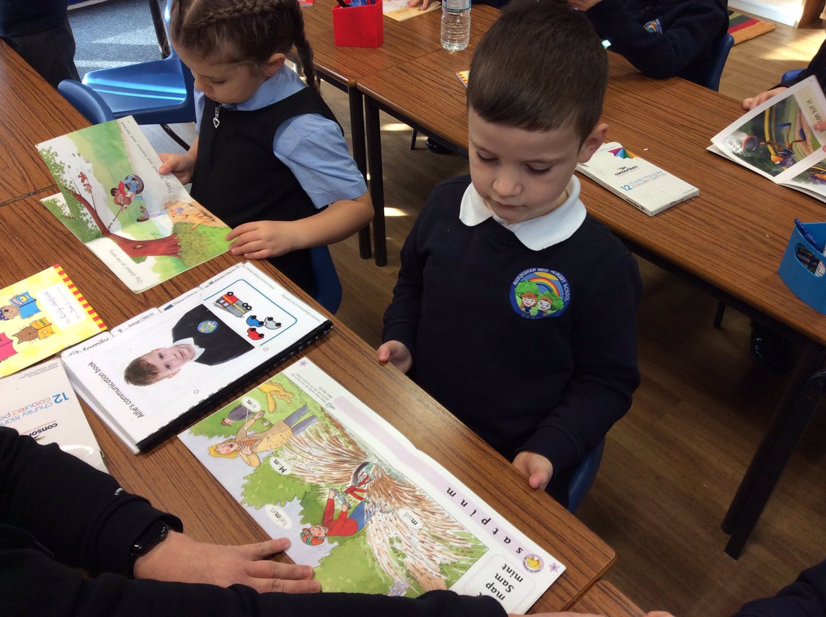 mwcpy1's tweet photo. Year 1 have had some reading time this morning for the Halton Reads Festival! #mwcpread #Haltonreadsfestival @HaltonLibraries https://t.co/2ET639TDJD
