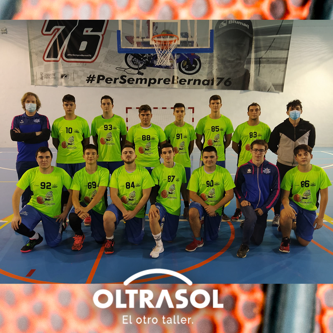 CBMAlberic's tweet photo. 😷🏀 Està sent una temporada diferent però els nostres jugadors estan demostrant la seua enorme valentia i responsabilitat. Gràcies a vosaltres i a les empreses que han decidit continuar donant suport a l'esperit #CBMisana! 💙👏🏼

#ANEMMisana https://t.co/VQvPbXXIwz