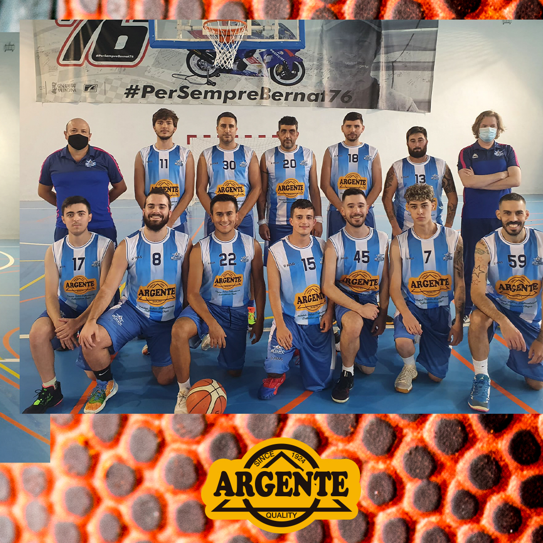 CBMAlberic's tweet photo. 😷🏀 Està sent una temporada diferent però els nostres jugadors estan demostrant la seua enorme valentia i responsabilitat. Gràcies a vosaltres i a les empreses que han decidit continuar donant suport a l'esperit #CBMisana! 💙👏🏼

#ANEMMisana https://t.co/VQvPbXXIwz