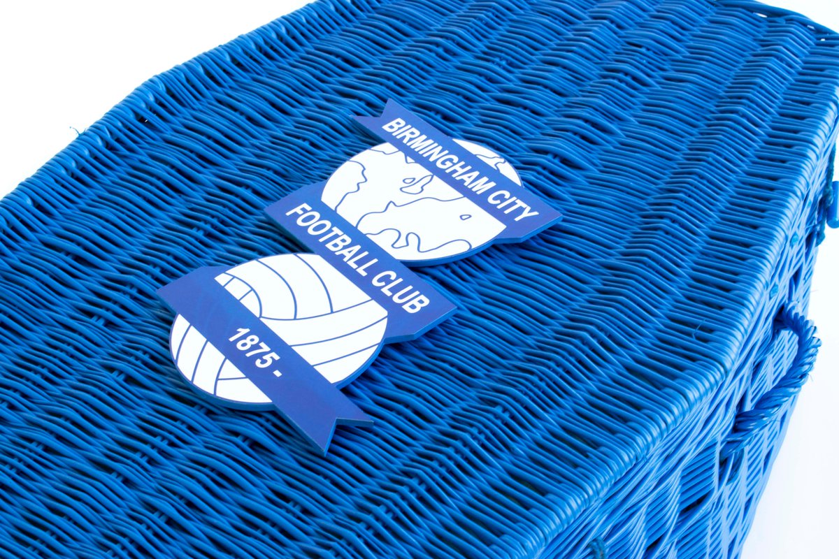 EcoffinsUK's tweet photo. With funerals greatly restricted, people are looking at other ways to place a stamp of individuality on the ceremony. With very few options to choose from you can still personalise our coffins with colours or pictures of your own for a personal tribute #coffinoptions https://t.co/rQd7vOM9JU
