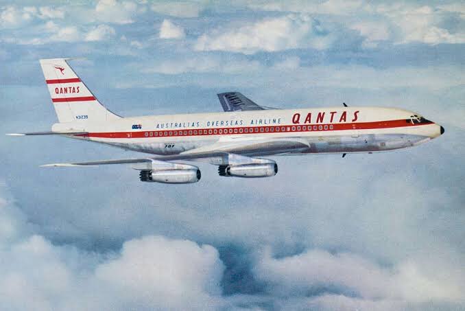 Flippy787's tweet photo. HAPPY 100th Birthday to @Qantas!! Founded on this day November 16th, 1920, The safest Airline in world for over a Century. It’s our beautiful Flying Kangaroo 🦘 https://t.co/w0r05Bua9h