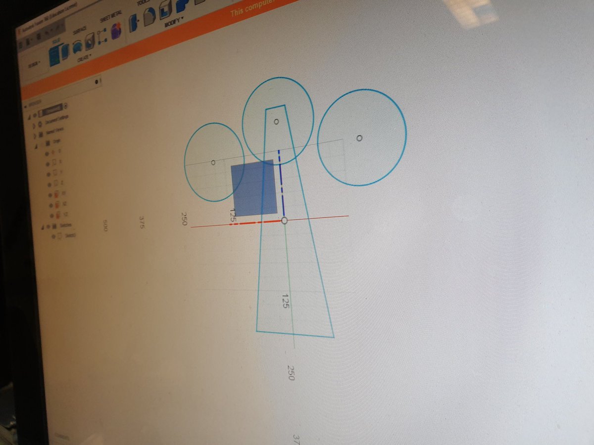 WALHALLAb_NL's tweet photo. Fusion 360 les. Van onze onvermoeibare #MeesterSjaak!
Want er moet een nieuw #WINDeye2 concept worden getest.. https://t.co/UZigZwHX4f