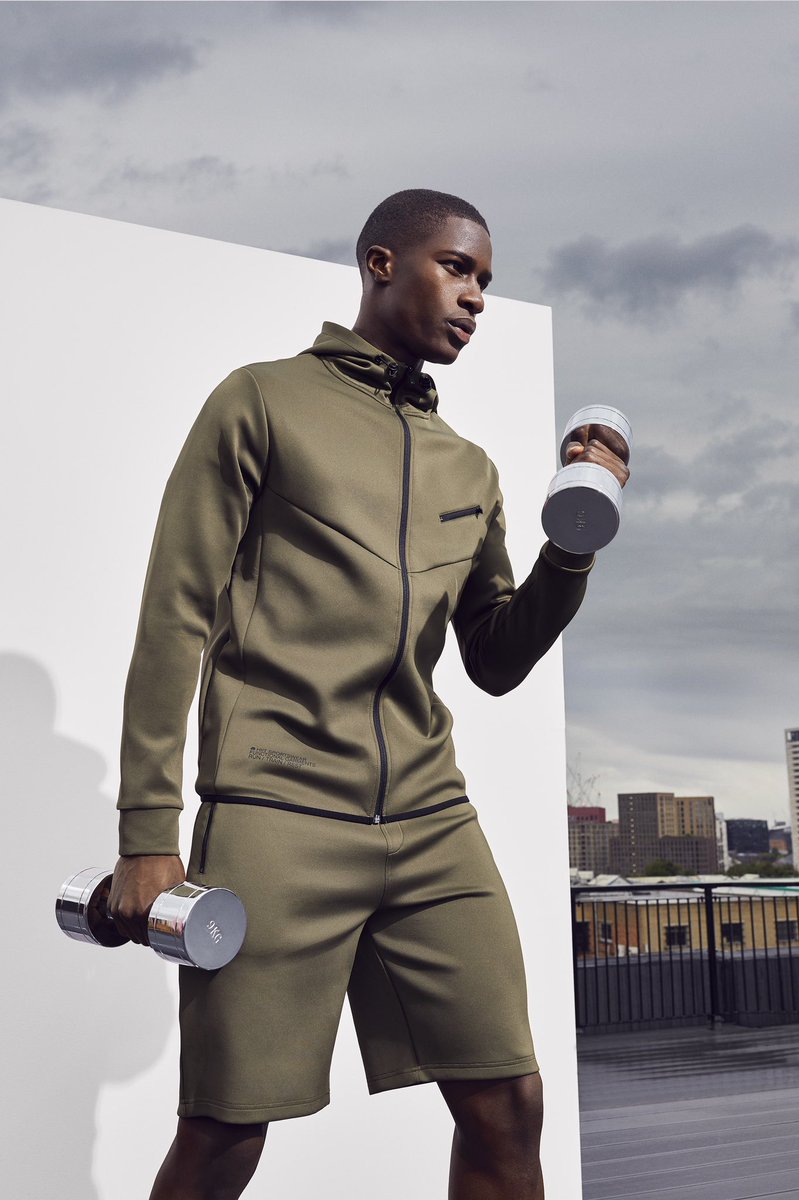 PRShotsonline's tweet photo. HIIT Activewear from @Burton_Menswear
https://t.co/E7NOvhHe5Q
Ref number: 1290546
#burton #activewear #hiit #sportswear #menswear #tshirt #shorts #joggers #swearshirt #hoodie #mensstyle #menssportswear #sportswear #mensstyleblog #mensblogger #mensblog #burtonlondon https://t.co/2aNCRTLbY7