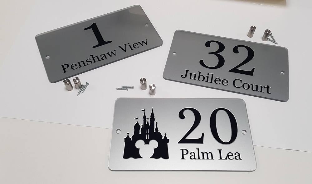 SignVenture's tweet photo. As well as standard door signs, we can also provide seasonal signs, where you can swap the face panels over for the festive period and then refit your standard one come January. These images are ideas only, we can do any colour, any style, any design. Please ask us for details! https://t.co/YrfKUJI3jH