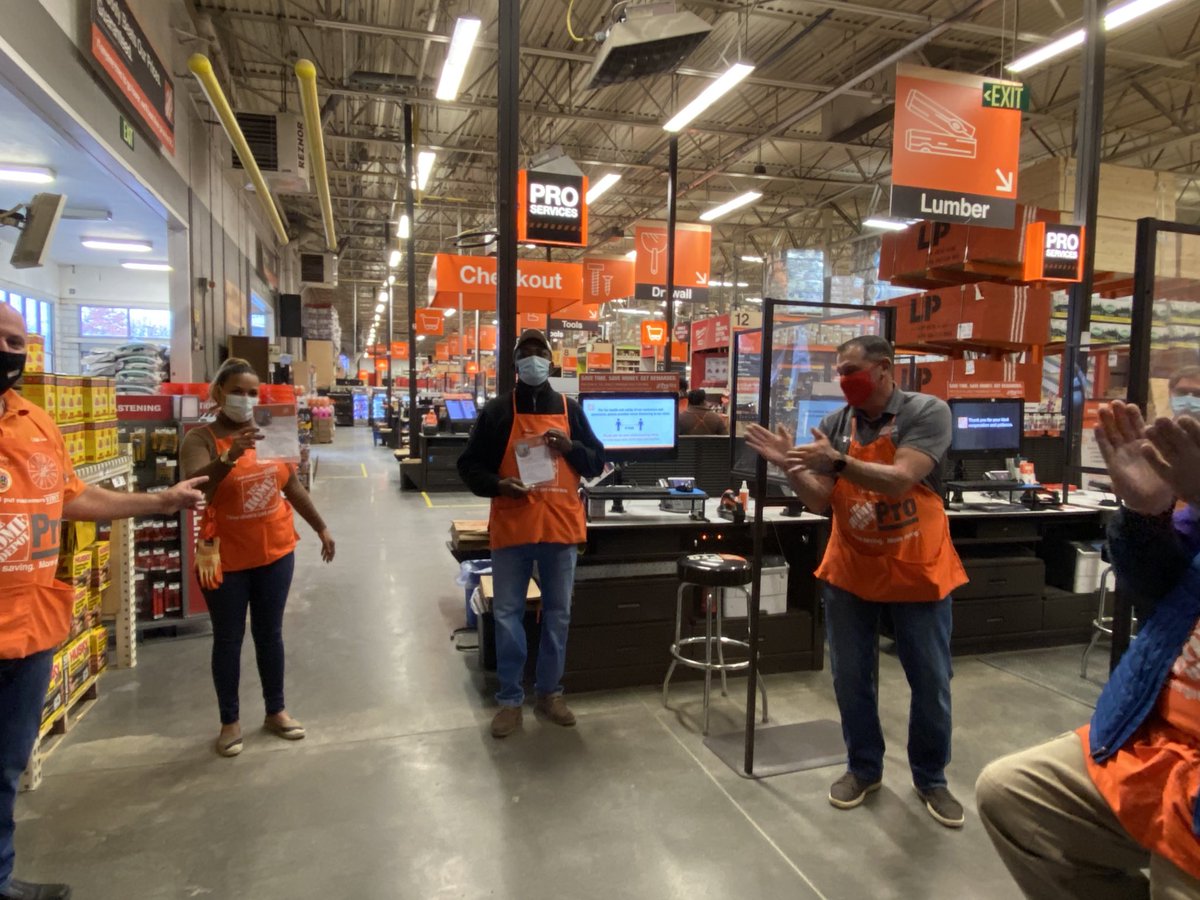 JennNJM's tweet photo. What a great way to end the week with the team in 8456! Congrats to our PRO heroes Sam and Malta! Also, I spy with my 👁 some Orange Blooded rockstars ⭐️: Congrats to Teresa, Dan, Mike and of course Patti from MET! #GROWPRO #YEAHMET! @daryl_hagen https://t.co/kqQ1WXktMQ
