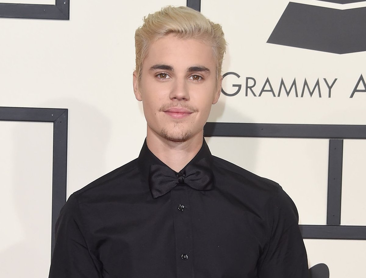 votebybelieber's tweet photo. We must get the reward of our efforts. Hold on a little longer!

Retweet = Vote 

I'm voting for Justin Bieber for Artist of the Year at the #AMAs https://t.co/kQn1YcUNQa