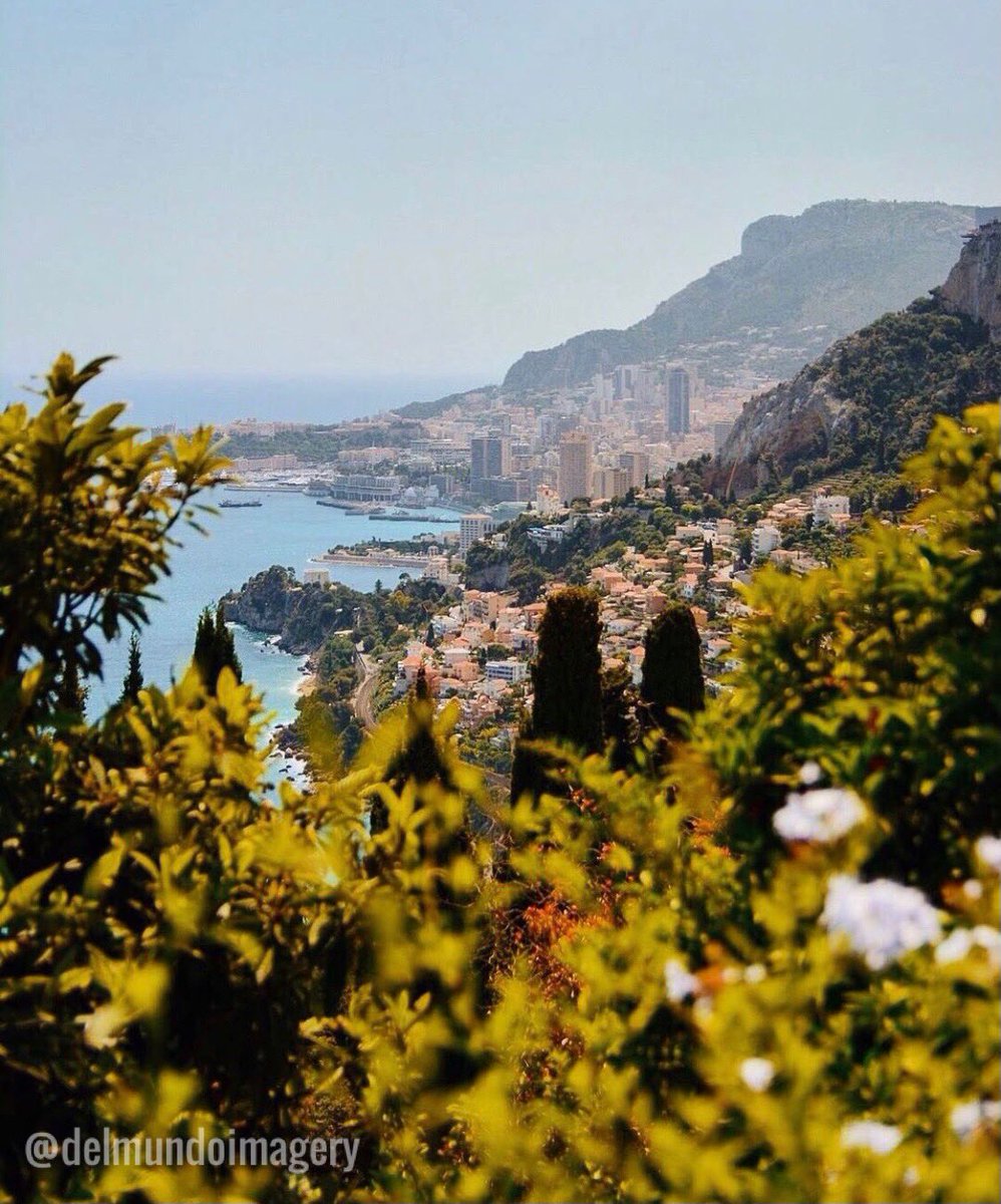 ☀️🌊Happy Monday beautiful friends!🌺😱😍An absolutely stunning 📸 taken from Roquebrune-Cap-Martin, with a spectacular view of our beloved #Monaco!💝