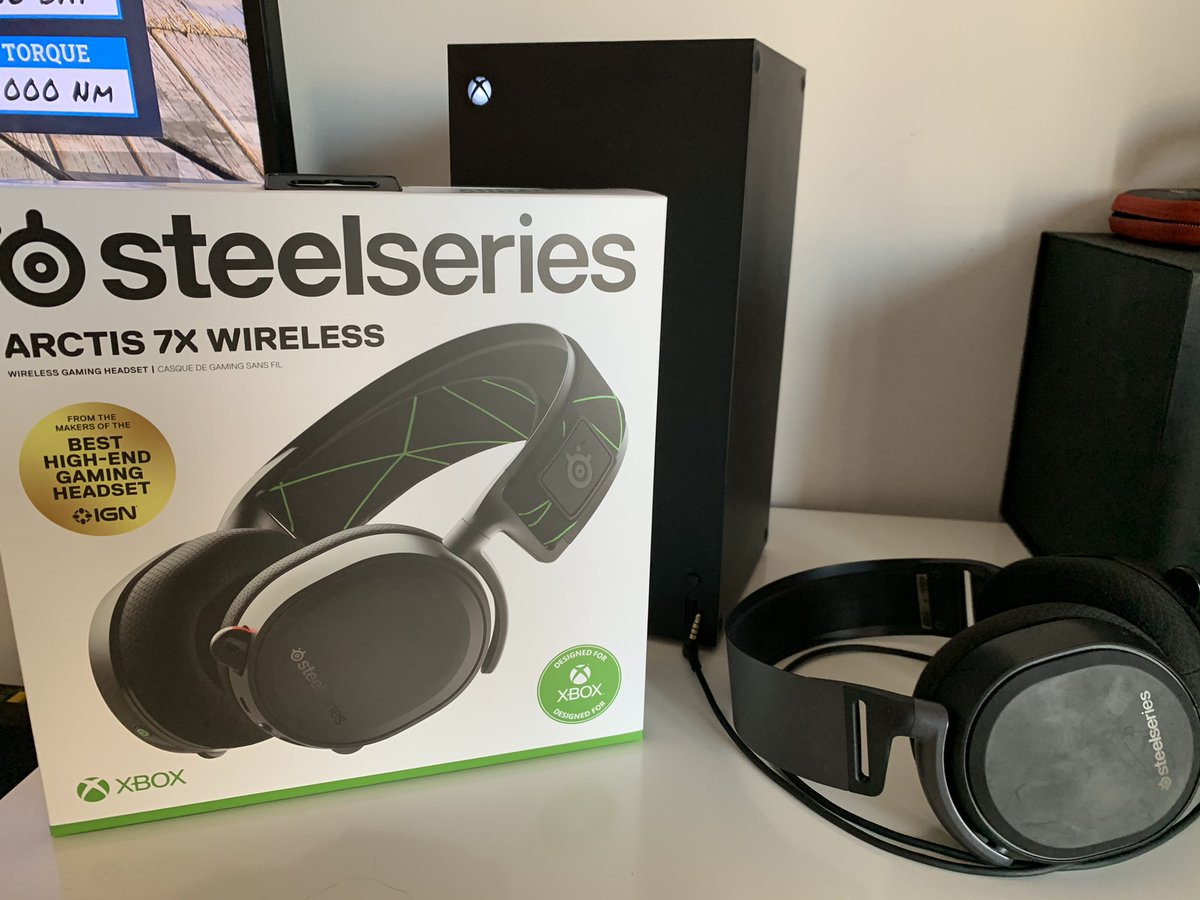 doombek's tweet photo. Time for an upgrade! #ArctisProWireless ➡️ #Arctis7Xwireless #steelseries https://t.co/v5h5C8FJNo
