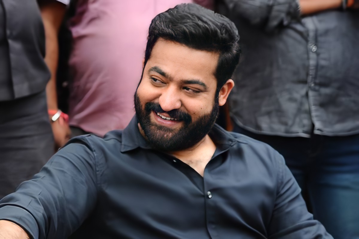 NTRLithin7's tweet photo. Last few minutes 
Just RT the Tweets
#2DecadesOfNTREra @tarak9999 https://t.co/sUN2MhaSXr