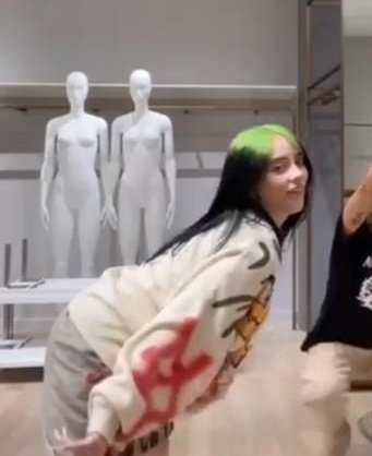 BAvovado's tweet photo. This twerk impresses me. I can't sleep so perfectly no bad girl can like my perfection BILLIE. DAMNN BYEEEEEE🤤😍 https://t.co/zlt4HQkVB6