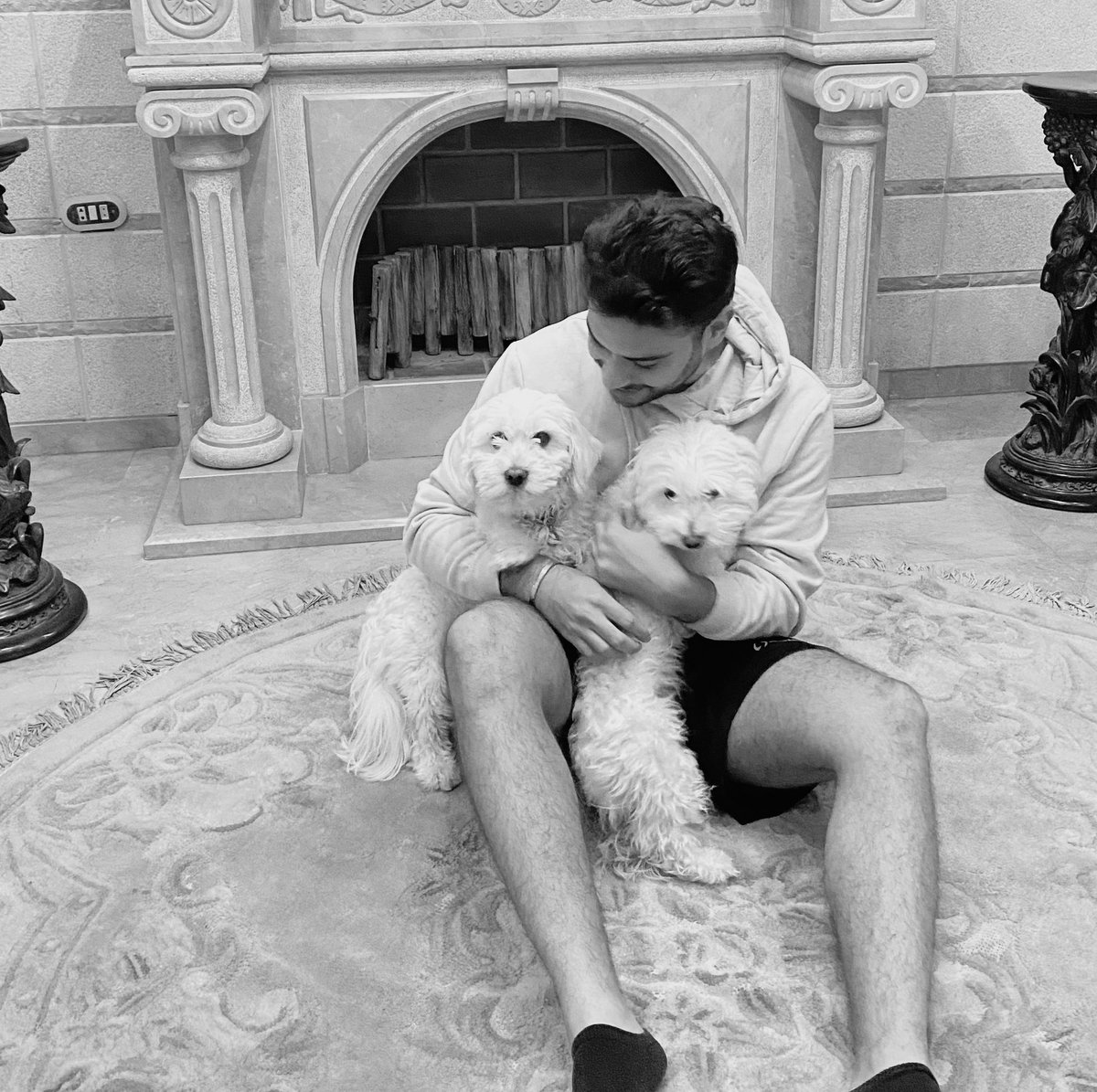 CharlzNd's tweet photo. found a new job as a babysitter https://t.co/fDjI30vsv1
