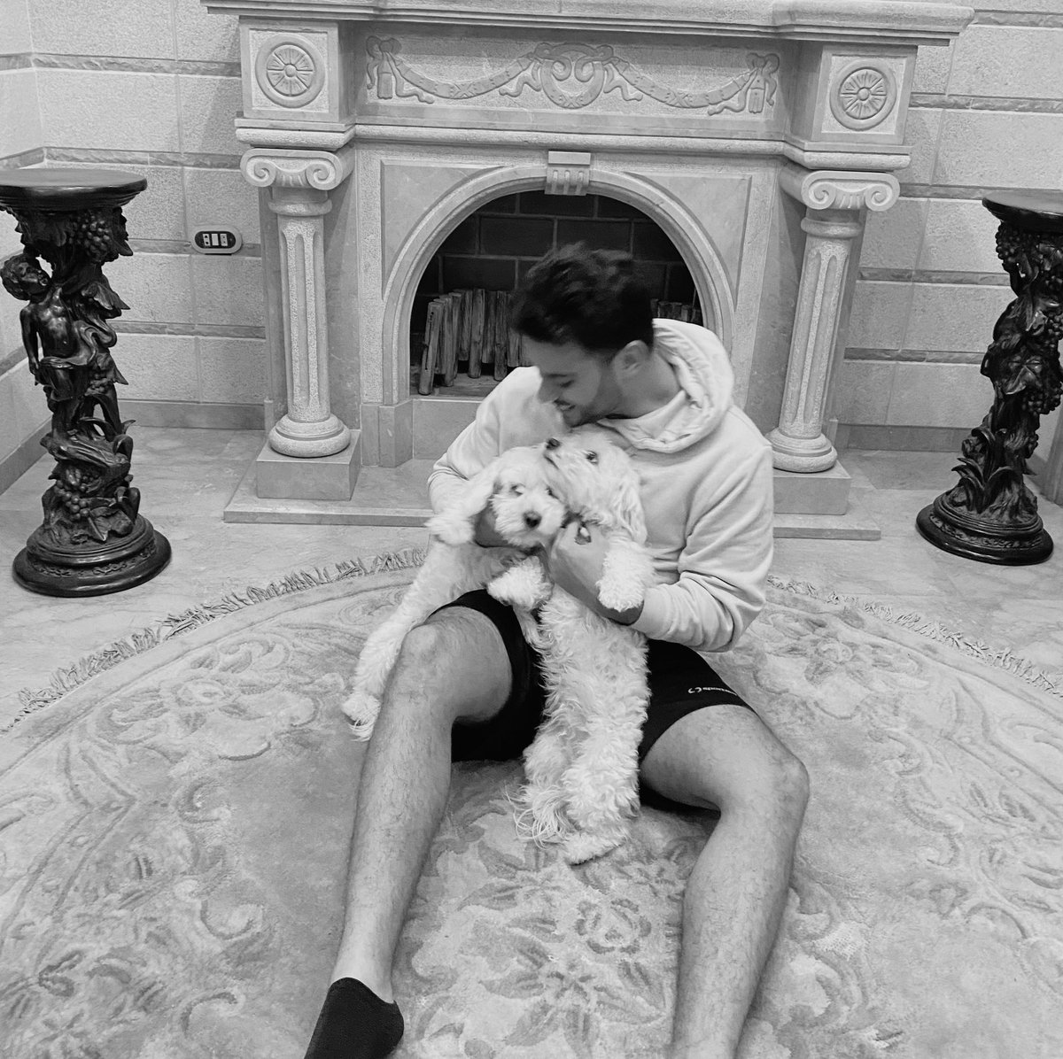 CharlzNd's tweet photo. found a new job as a babysitter https://t.co/fDjI30vsv1