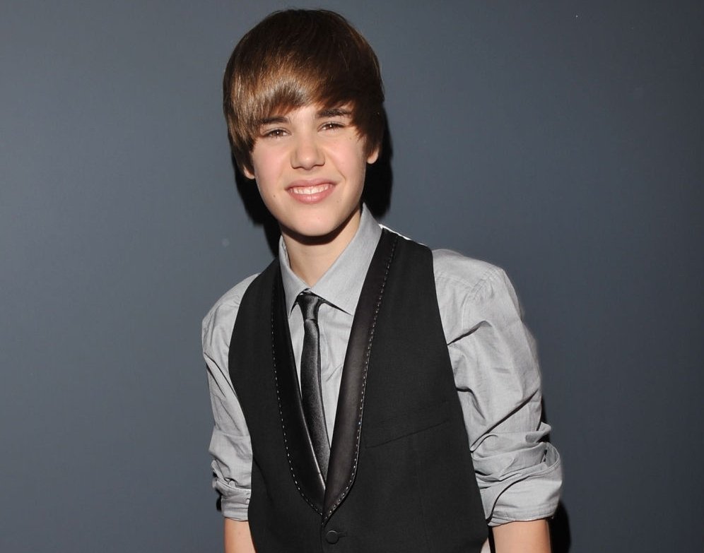 votebybelieber's tweet photo. I will share the stats when there are 500 Retweets. Hurry up!

I'm voting for Justin Bieber for Artist of the Year at the #AMAs https://t.co/YWLVMEkqW8