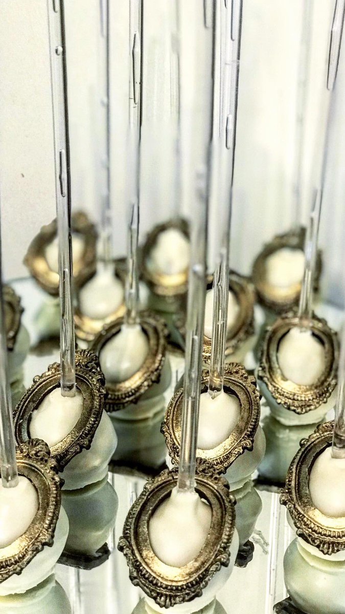 CakeshopTr's tweet photo. Engagement cakepops and cupcakes https://t.co/SyQfkVHSaZ