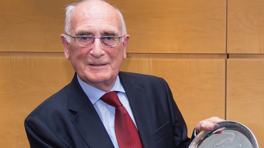 EyeNewsMag's tweet photo. On the sad passing of Eye News’ first editor and long-term contributor JF (Barry) Cullen, his friend Hector Chawla takes a look at the life and career of this effervescent character and giant of the ophthalmology world: https://t.co/T1QlWsnoj9 https://t.co/nxbWoastdt