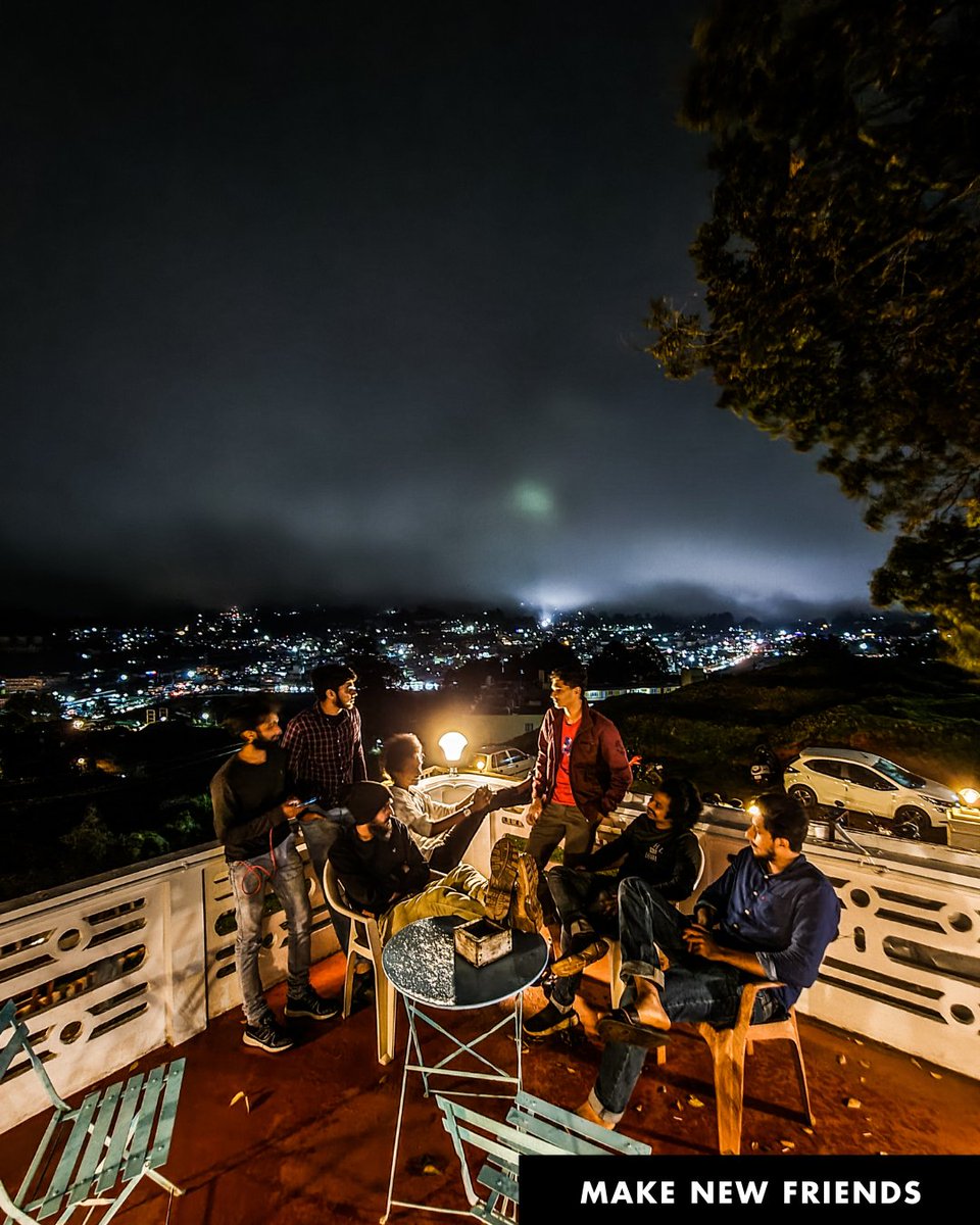 Hikes, bonfires, and steaming hot tea: #Ooty in winters☕🧣⁣
⁣
On our #WinterBucketList from the south is this dreamy little town of #TamilNadu, with its sprawling tea plantations, blooming gardens, and breathtaking viewpoints.🌿⁣