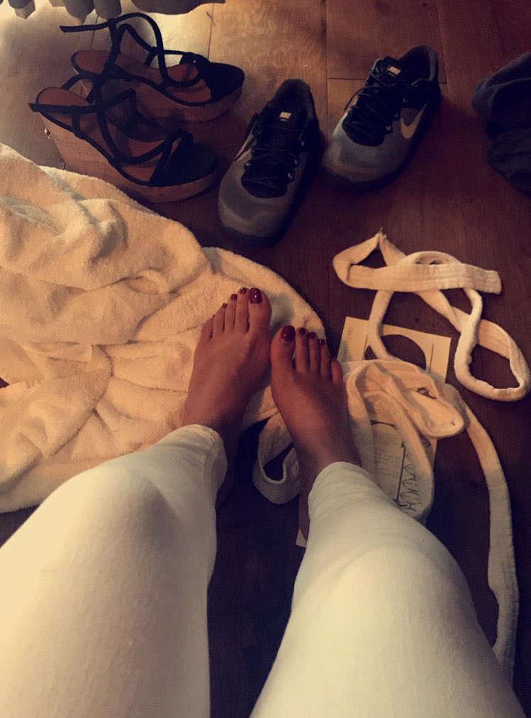 Goldensoles9's tweet photo. #workoutsoles #heels #soles #feet #solesandtoes #wrinkledfeet #soles #solesdaily #smellyfeet #sweatyfeet #dirtyfeet #footmodel #pedi #cutefeet #pantyhose #footarch #legs #legsfordays #gymfeet https://t.co/XPVozlyGJE