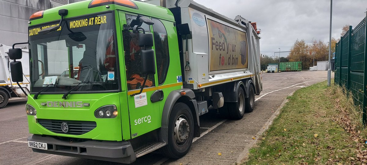 Litterwatch1's tweet photo. Good afternoon Twitter ๐ here is one of our #BinLorries what do you think goes in this one? Comment below your answer๐โป๏ธ @SercoESUK @sandwellcouncil https://t.co/Z52tyi8Bd0