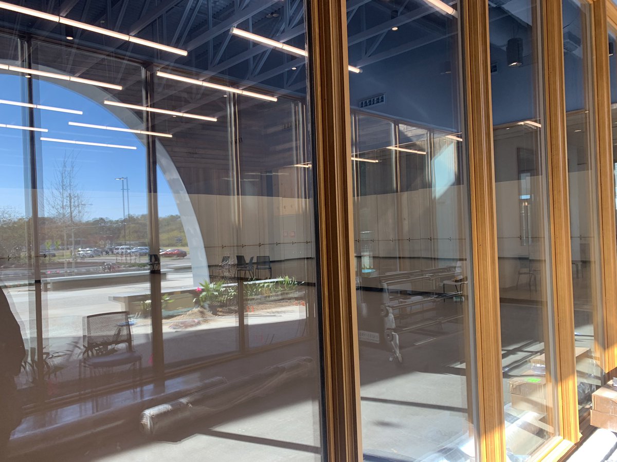 AmiciaRamsey's tweet photo. Memphis’ largest black owned ballet studio is staying in the ❤️ of Binghamton. 

#CollageDanceCollective moved 500 students and it’s professional dancers to its new 22,000 sq foot facility with 5 studios. 

The first phase is complete allowing dancers to utilize a probation... https://t.co/YrX9RnoSle