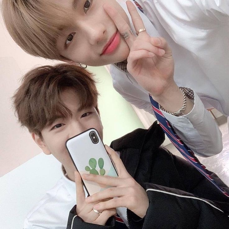 Сынмин и чанбин. Феликс и хёнджин stray kids. Ким сынмин и хван хёнджин. Фф сынмин пассив. Ян чонин и минхо.