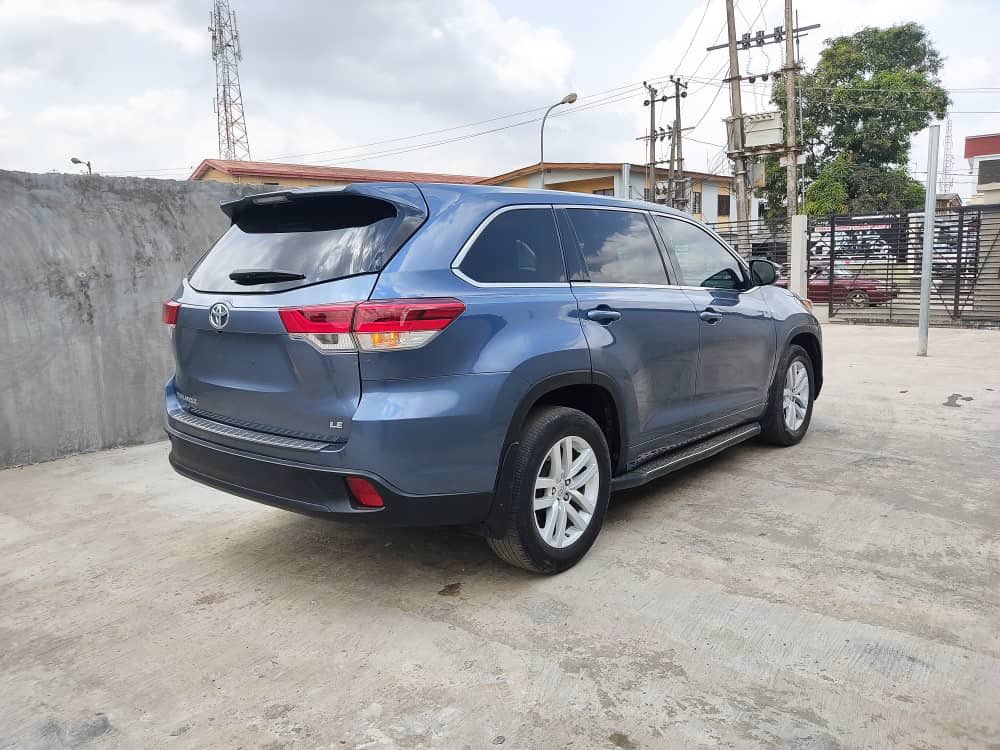 vershauto's tweet photo. New whip alert 
Brand:- Toyota 
Model :- Highlander 
Year :- 2015
Condition:- foreign used 
Transmission:- automatic 
Price :- 9,000,000
Location:-ikeja,Lagos. 
Contact(call or WhatsApp):-09025251789
#ikejacars #vershautos #vershcars #vershcleancars #trusteddealership #Burnaboy https://t.co/usaKCwPApx