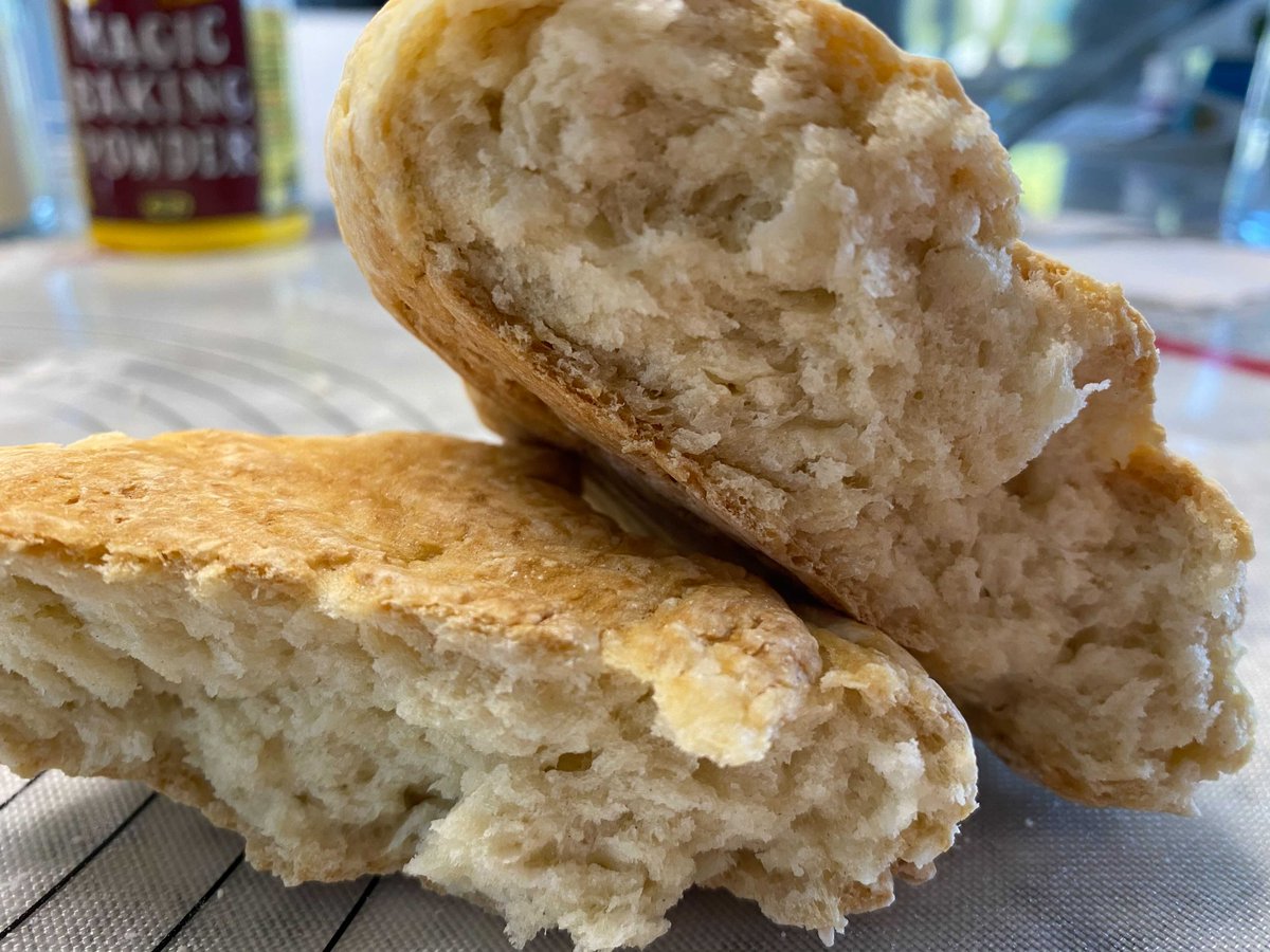 pellinglab's tweet photo. 1/ We've spent a lot of time baking bread at home during the pandemic ☺️. But all that tasty work led to a bread recipe suitable as a scaffold for growing mammalian cells! Welcome to the era of bread-based #biomaterials 😀🍞🥩🍖 #breadbased #culturedmeat https://t.co/fv414hdcEC https://t.co/NLCc74LbUN