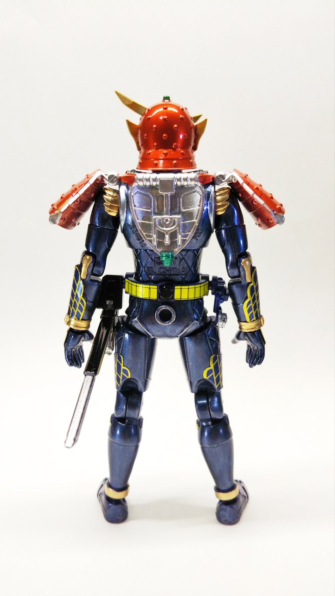 チャーポン 装動chronicle 仮面ライダー鎧武 オレンジアームズ完成しました ボディはメタリックダークブルーで塗っています ほぼ塗装ですが やっぱり柄のところはシールにしました 四枚目の遠近が綺麗に撮れました 装動 仮面ライダー鎧武