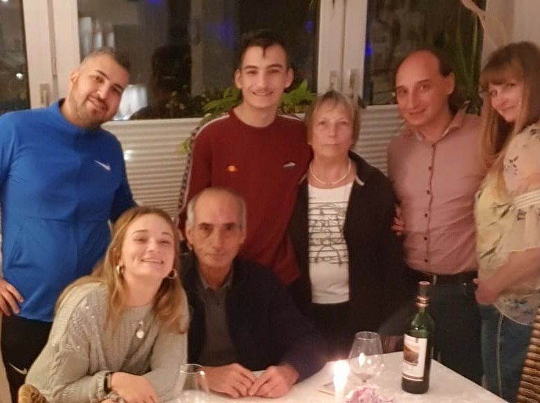 Samatyali_Dnz's tweet photo. Aile Her Şeydir #ailecandir #dayim #kuzenler #İstanbul #bayern https://t.co/Amb8LUdJxf