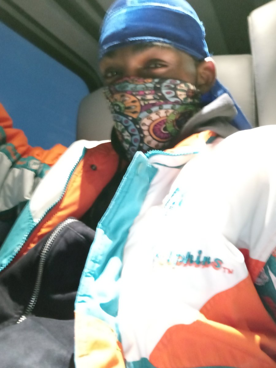 CaliShwayze234's tweet image. These covid cases is getting nastier tho 😷 be safe &amp;amp; throw yall damn mask on 😷 #COVID19 #Gm #WORKBOUND