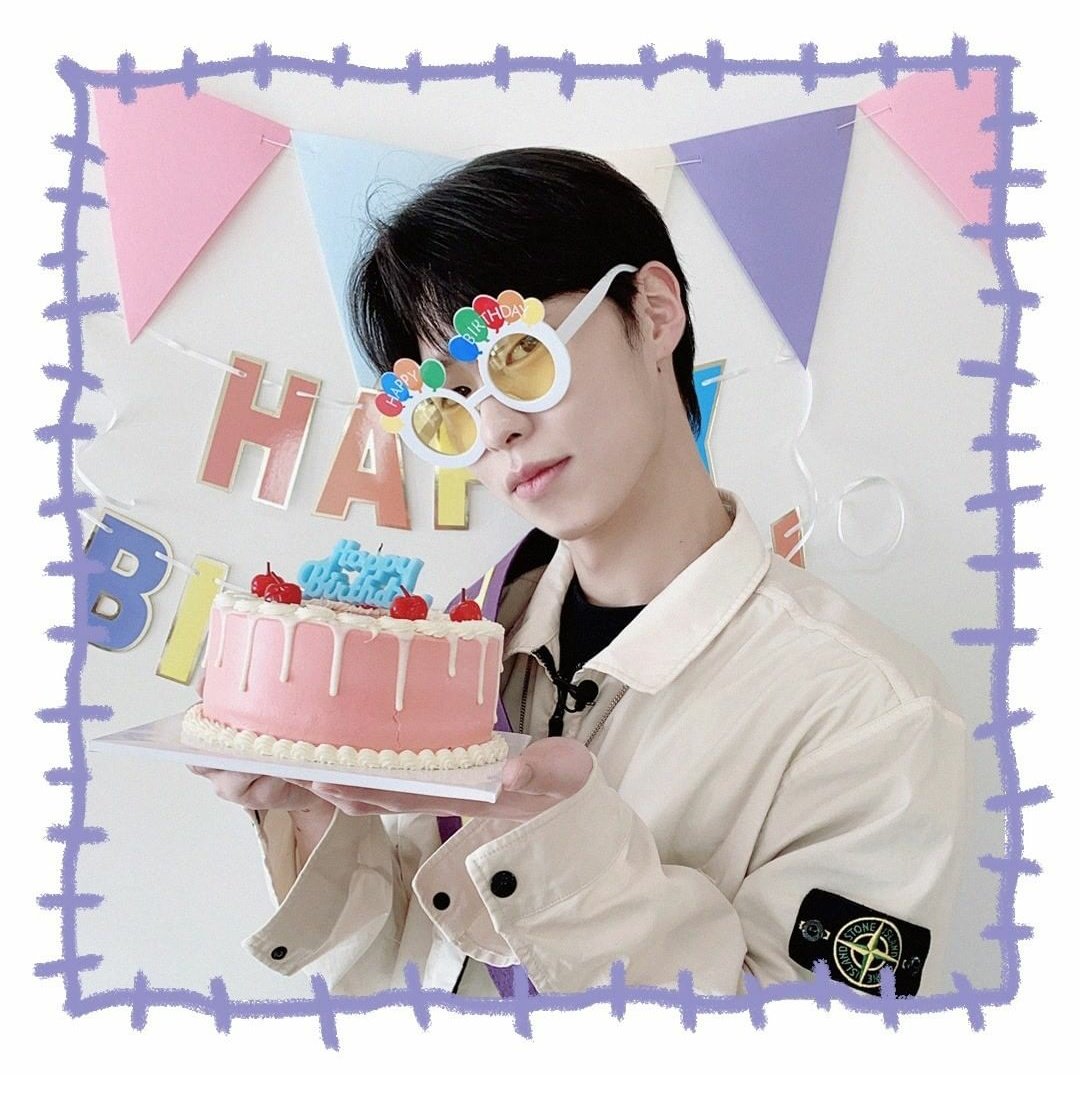 jjae_my_tiger98's tweet photo. #rt + #팔로우 #트친소 여러분들 12월1일은 이재욱옵 데뷔 2주년되는날입니당 팔로워200채우면 팔로우알티이벤트형식으로 베라케이크기프티콘한분뽑고 마스크에 ex)재욱아2살축하해 이렇게쓰고 등교하겠습니다 인증도할것이고요 참여율저조시케익은제가먹어요ㅎㅎ 참여율많으면베라깊콘한분더뽑아요 https://t.co/FlTnNYkYcW