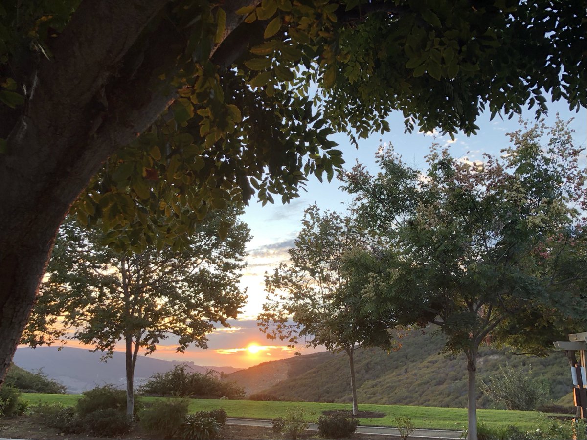 #goodmorning #morningvibes <a href="/KathieLGifford/">Kathie Lee Gifford</a> <a href="/RobinRoberts/">Robin Roberts</a> 
“To have made even one person”s  life a little better, that is to succeed.”~Henry David Thoreau