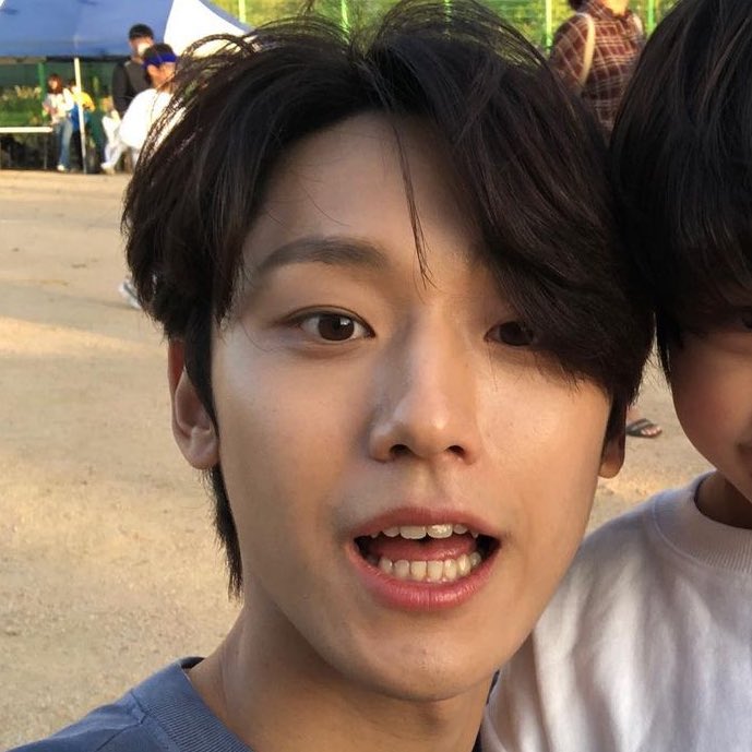 butterdodo_'s tweet photo. โดฮยอนกับกล้องสดไอโฟนก็คือTT https://t.co/EGr4aaLL13
