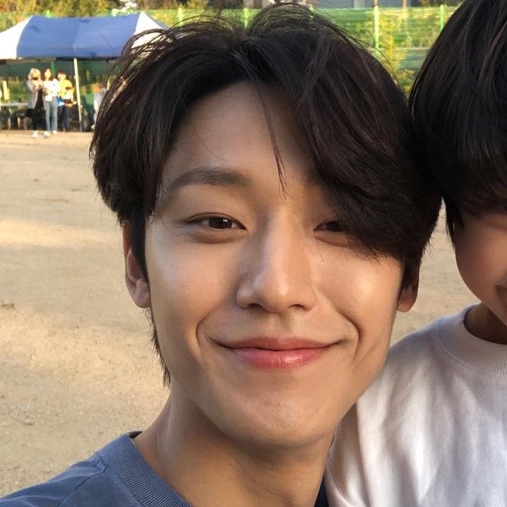 โดฮยอนกับกล้องสดไอโฟนก็คือTT