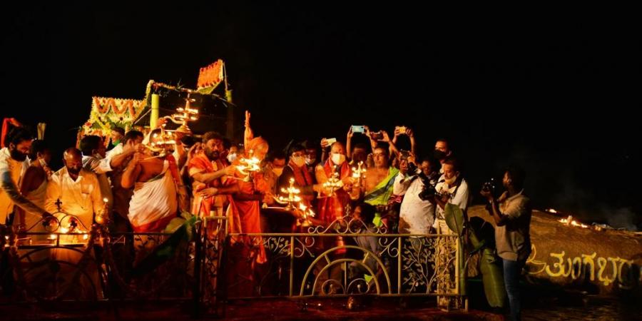 Now Tunga Aarati every month's fullmoon day in Hampi 

#travelkarnataka #travel #timesofkarnataka #kannada #karnataka