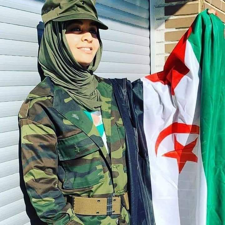 Najat_khayya's tweet photo. #الشابة_الصحراوية عنفوان أُنوثتها تَهِبهُ قلباً و قالباً فداء لوطنها الحبيب #الصحراء_الغربية #Frente_Polisario https://t.co/RQunpqmbdI