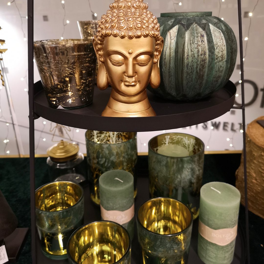 PapierFischer's tweet photo. Und noch mehr #weihnachtsdeko - Eukalyptus, warme #goldtöne, rustikale Holzherzen und Weihnachts- #engel sorgen für eine gemütliche #atmosphäre und zumindest bei uns schon für eine ordentliche Weihnachtsstimmung! #christmasdecor #kauftlokal #kauftlokalinkarlsruhe 😍�� https://t.co/6eWu8QxDQx